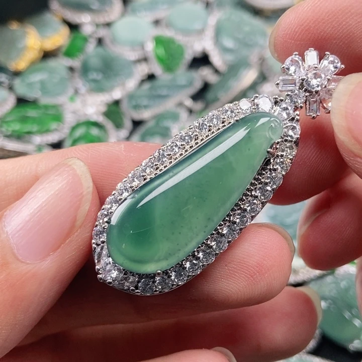 翡翠未镶嵌吊坠(不含链)