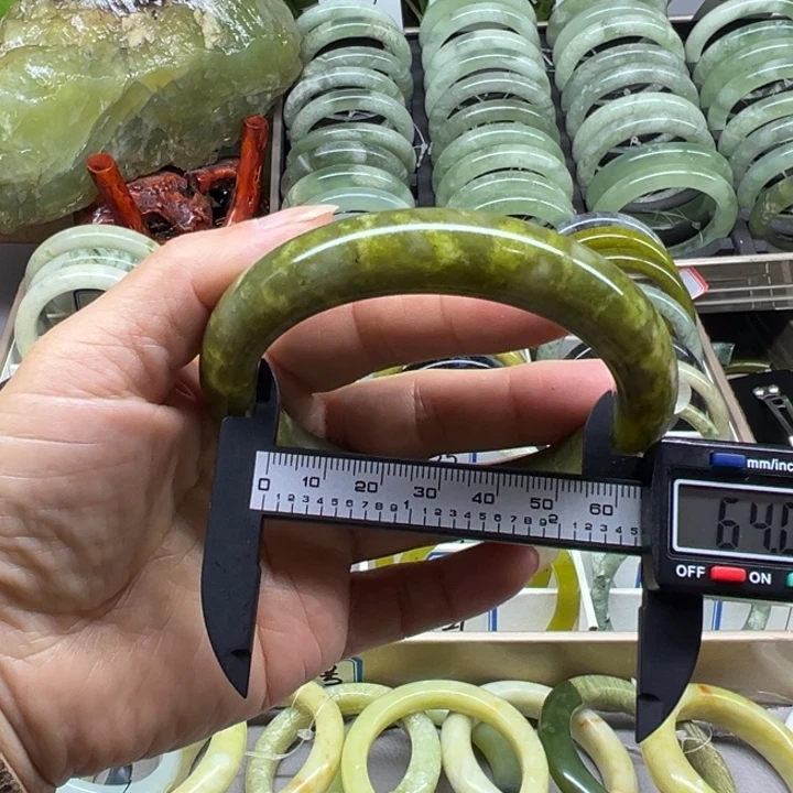 蛇纹石玉未镶嵌手镯7