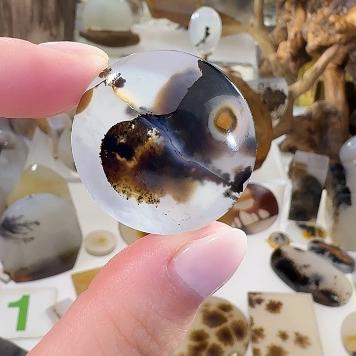 玛瑙/玉髓未镶嵌珠宝奇石