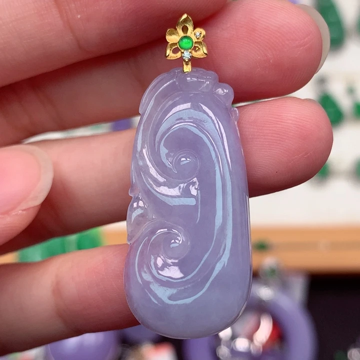 翡翠18K金镶嵌颈饰翡翠