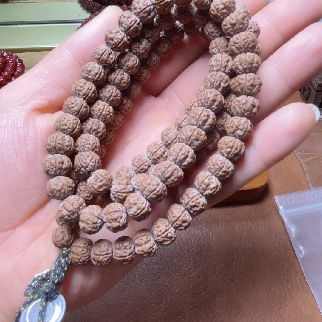 L***a吊坠文玩核桃老树王