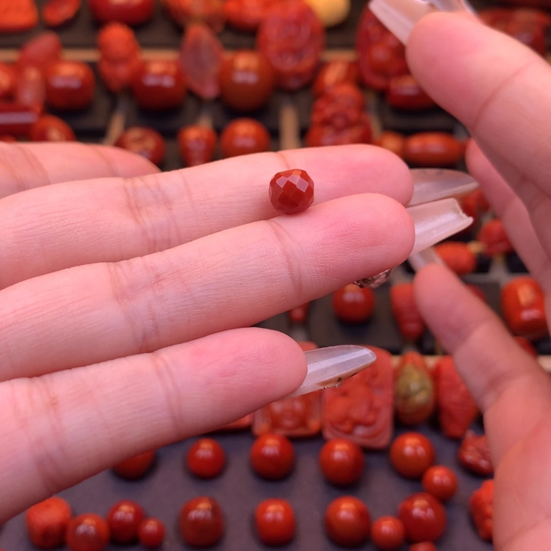 南红玛瑙未镶嵌川料原矿无相老型7mm