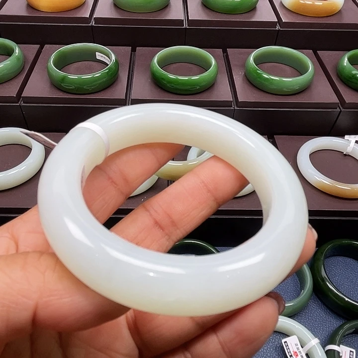 和田玉未镶嵌手镯5657