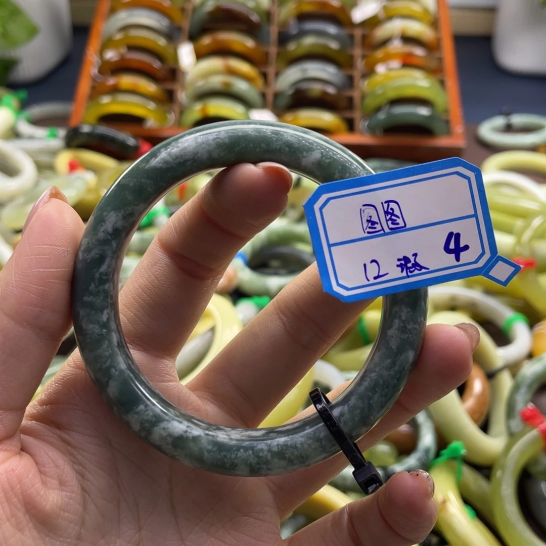 图***图蛇纹石玉未镶嵌手镯