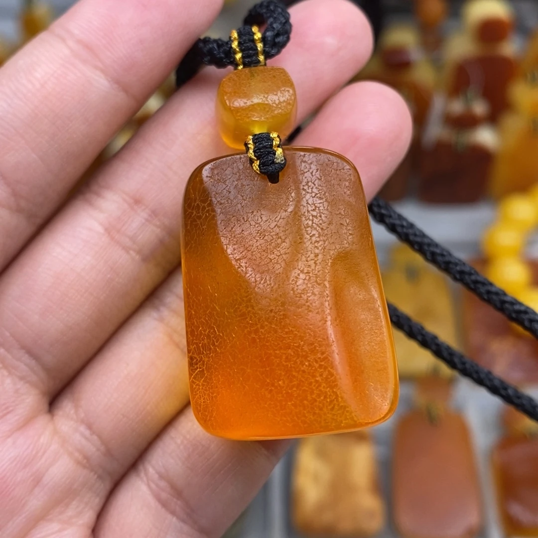 琥珀未镶嵌珠宝奇石