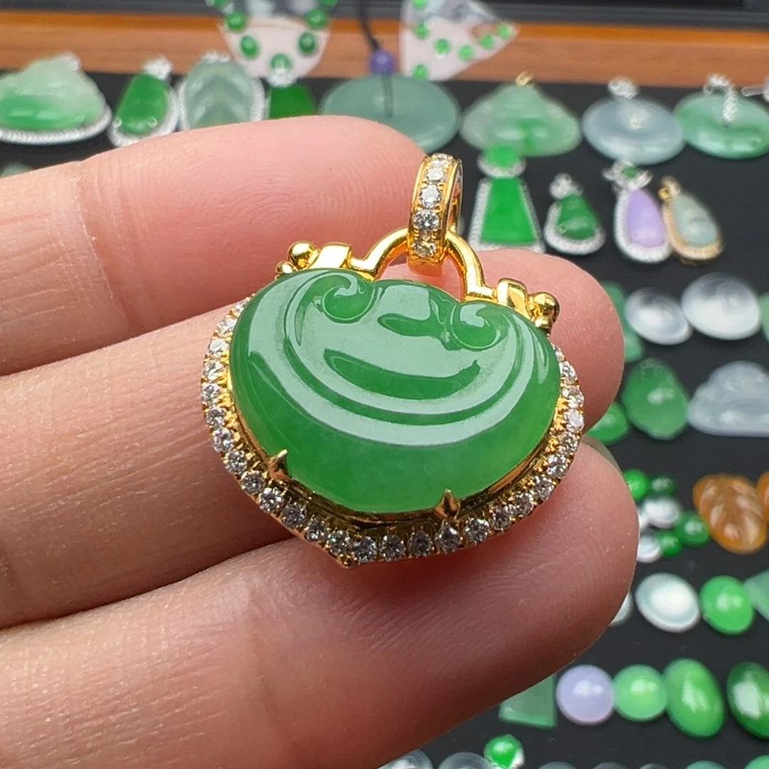 翡翠颈饰18K金镶嵌如意25