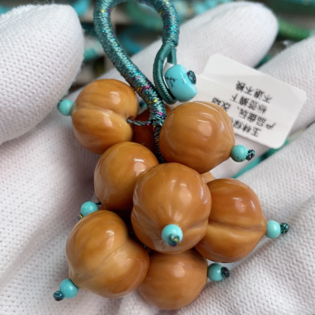 绿松石未镶嵌屁桃手捻串