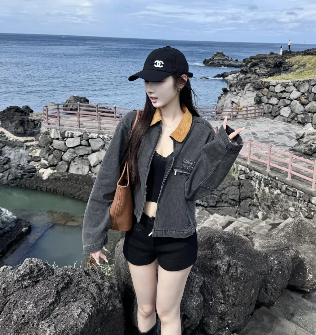 未使用 MIU MIU/缪缪 yy1311 棉 24fw灯芯绒领水洗牛仔外套 36码