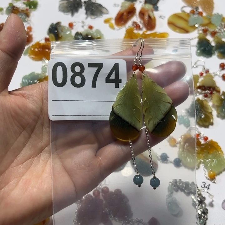 金***兰蛇纹石玉合金吊坠