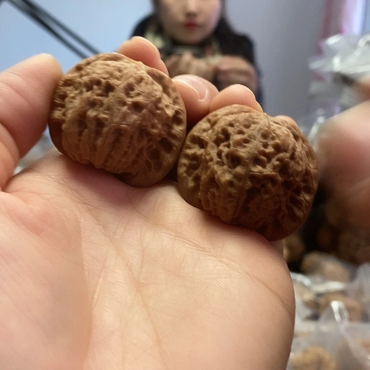 文玩核桃把件37血麒麟红皮