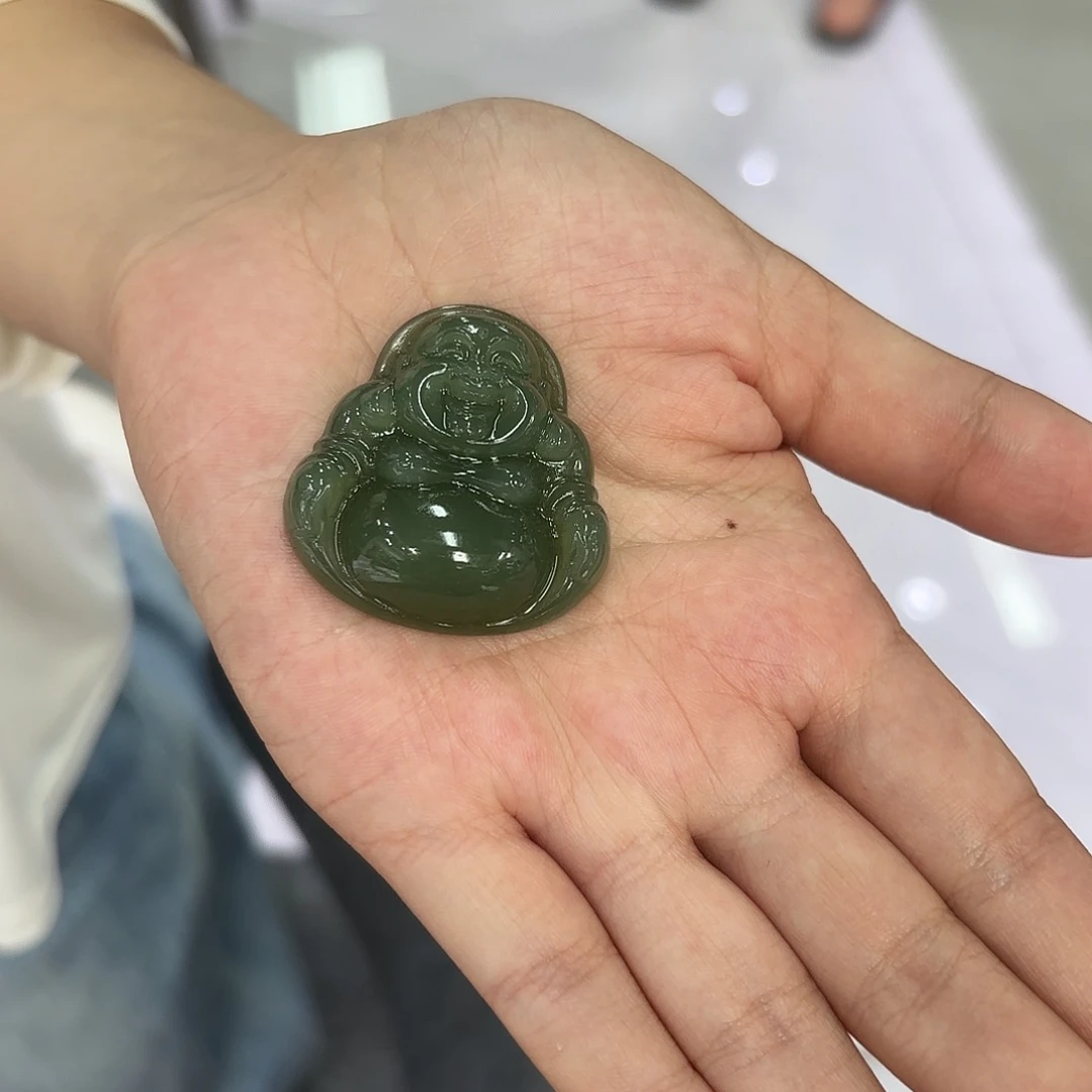 和田玉未镶嵌颈饰桃***?