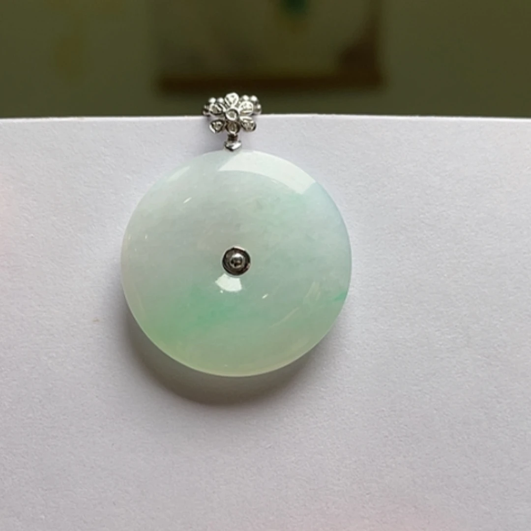 【闪购商品】吊坠(不含链)18K金镶嵌翡翠