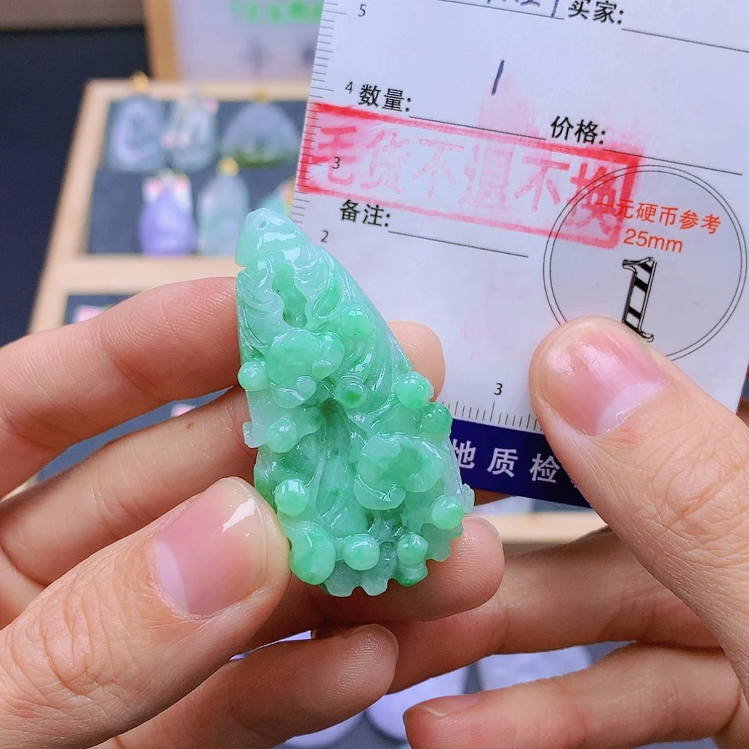 翡翠未镶嵌颈饰翡翠