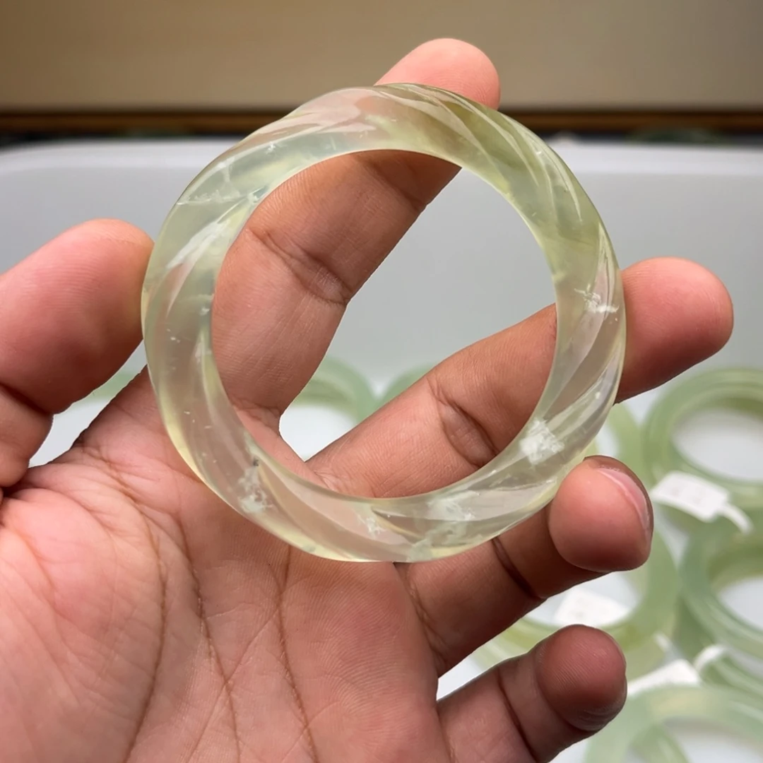 蛇纹石玉手镯未镶嵌强****子