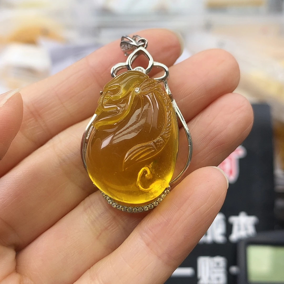 琥珀未镶嵌珠宝奇石