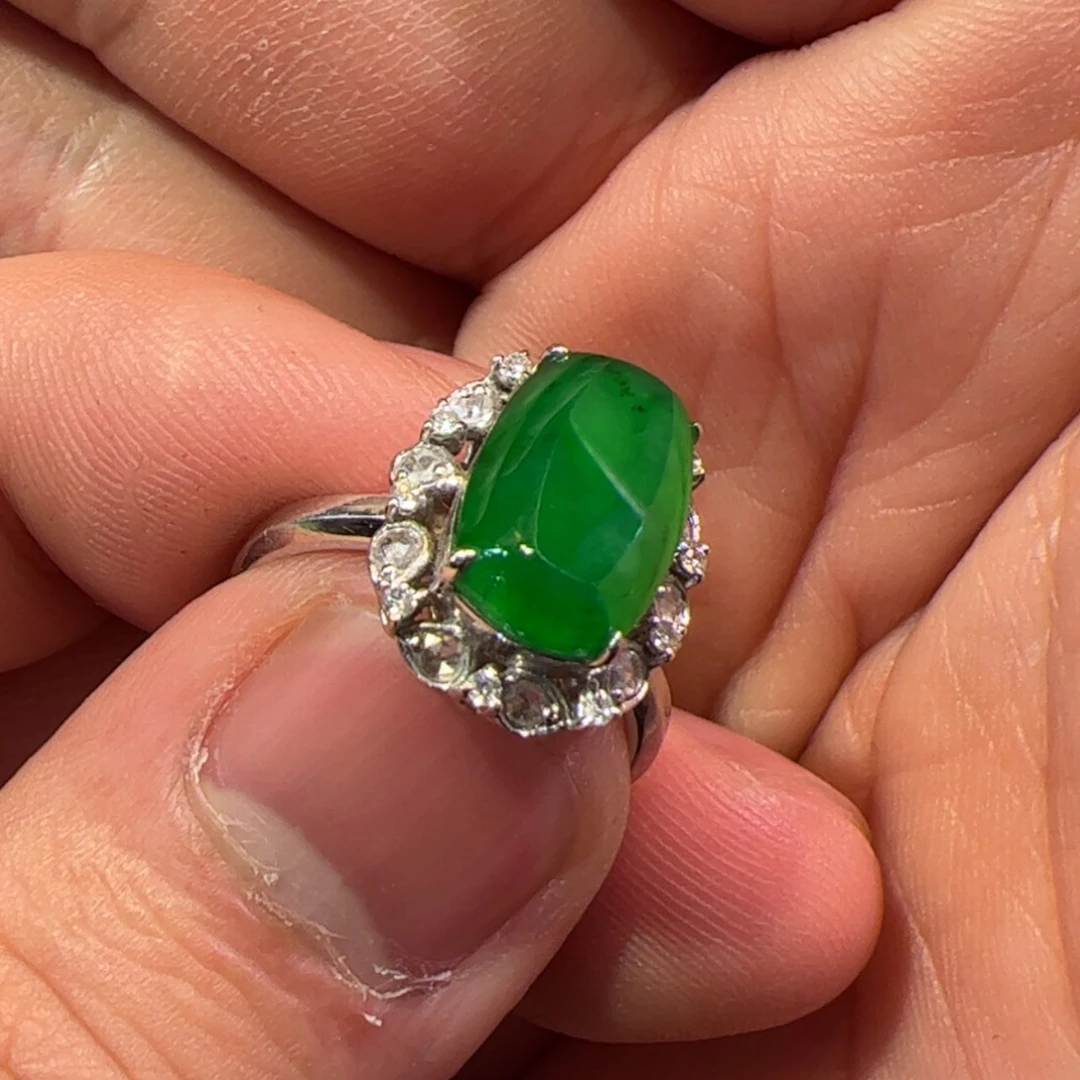 【闪购商品】吊坠(不含链)18K金镶嵌翡翠