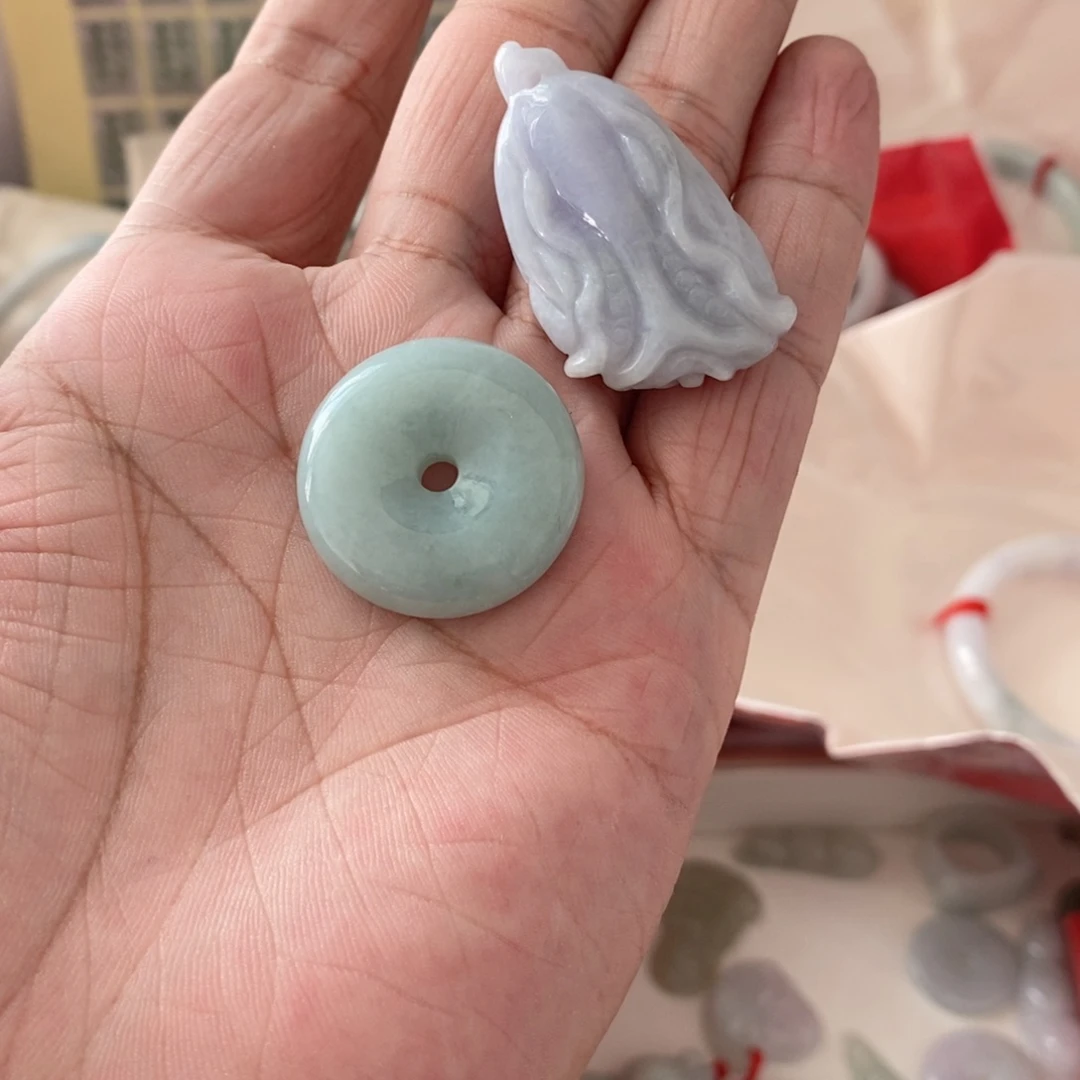 雪***儿翡翠未镶嵌手镯俩
