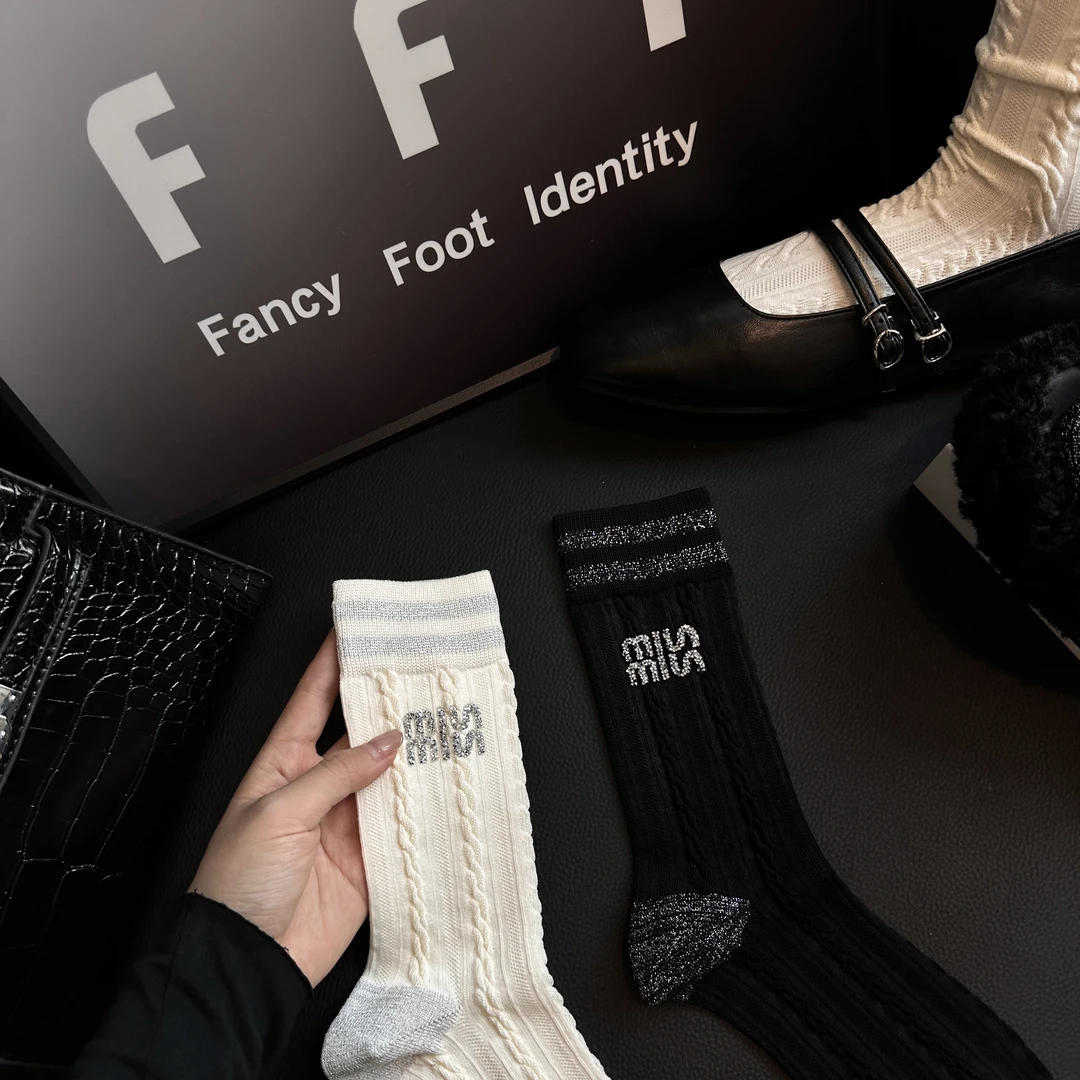 FFI(2双装)早秋高端爆闪奢华饰品袜中筒堆堆搭鲨鱼裤乐福鞋轻奢款