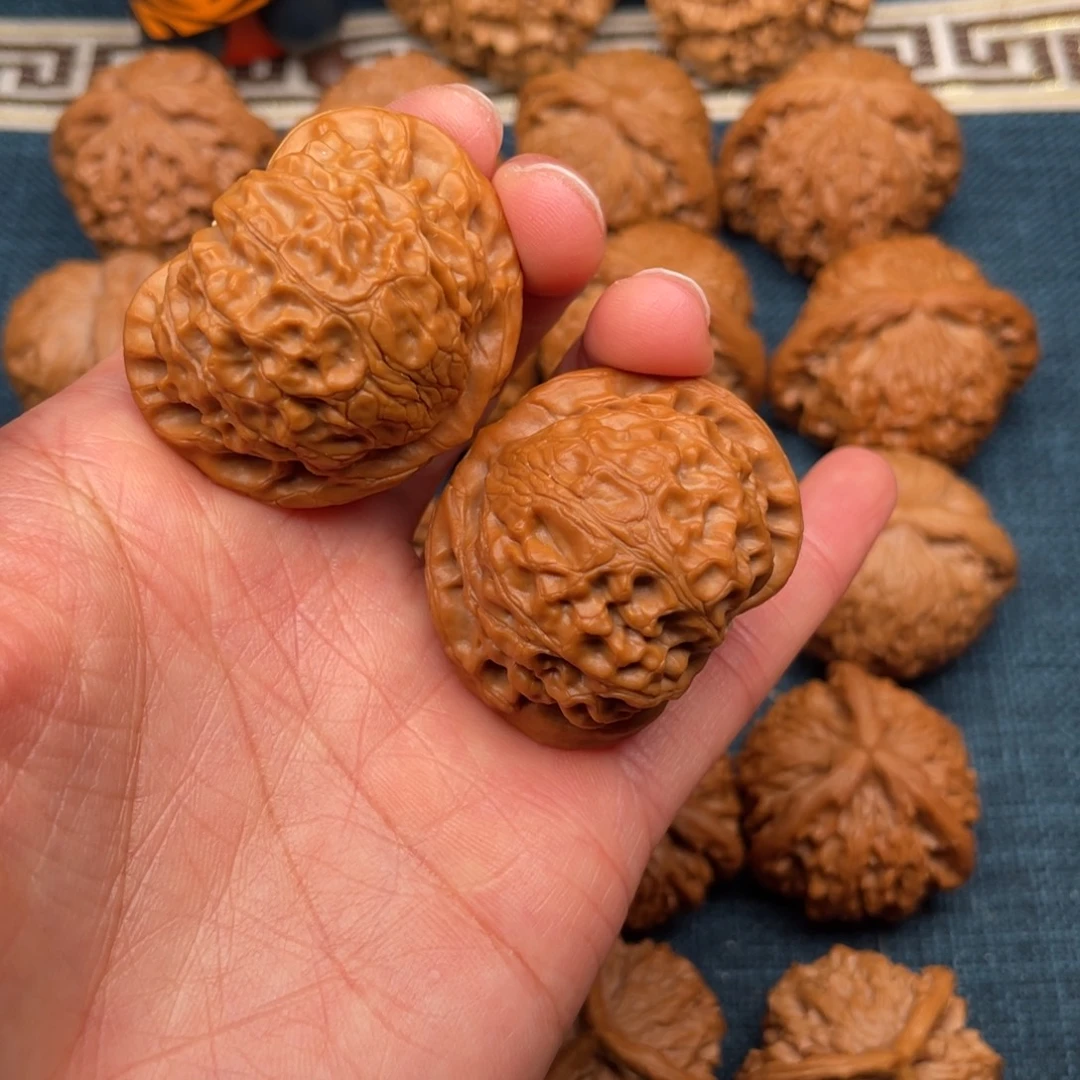 H***.文玩核桃把件40全品毕业宫灯