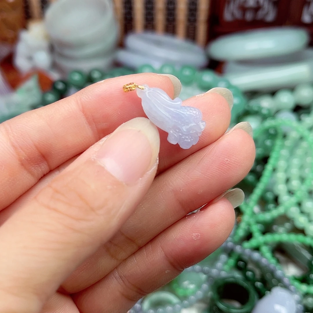 翡翠未镶嵌颈饰翡翠