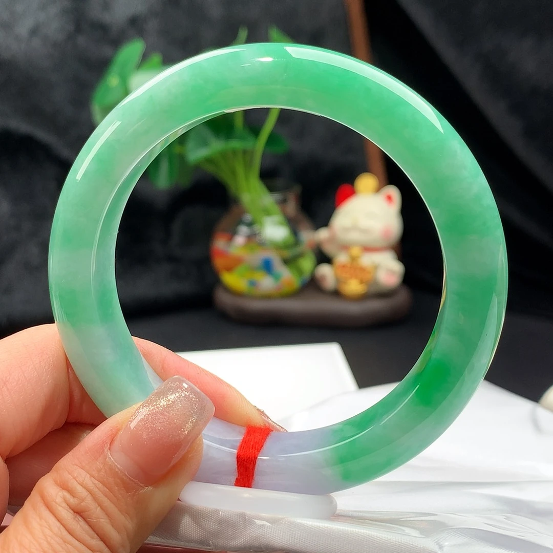 翡翠手镯未镶嵌圈口60