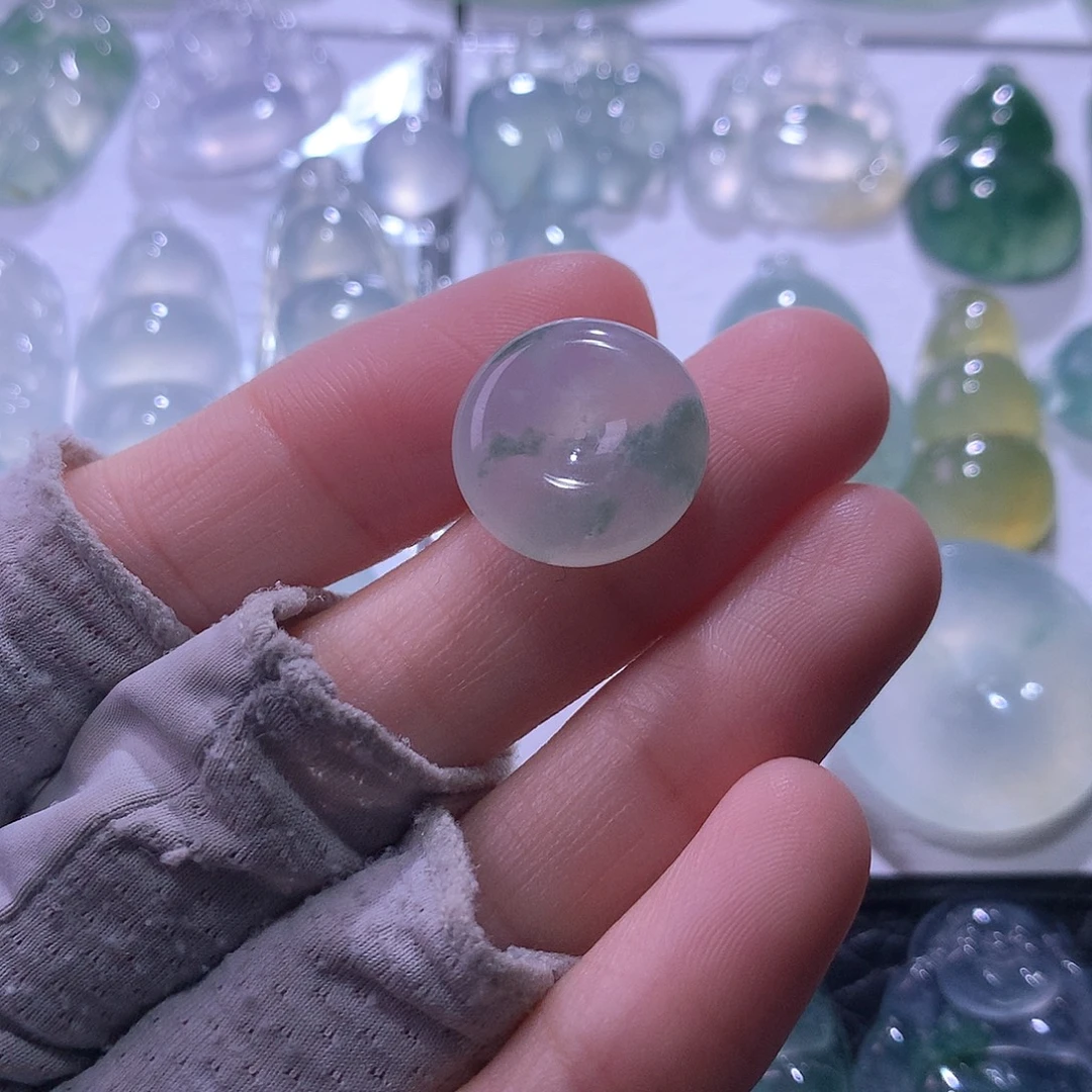 翡翠未镶嵌颈饰扣