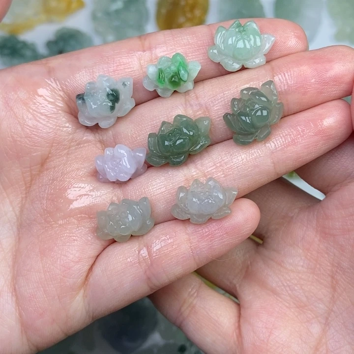 定制翡翠未镶嵌莲花一颗