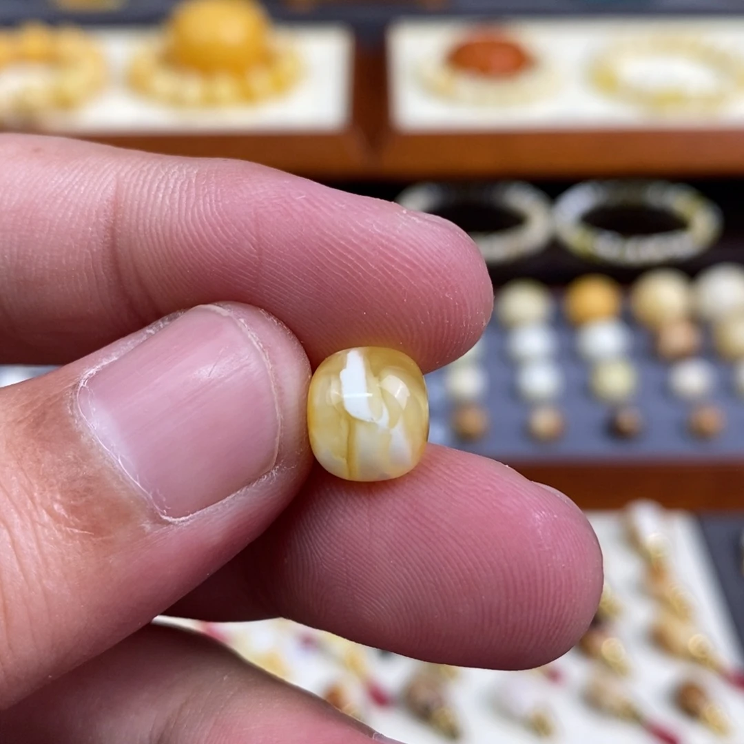 蜜蜡未镶嵌裸石配饰老型尺寸10.1