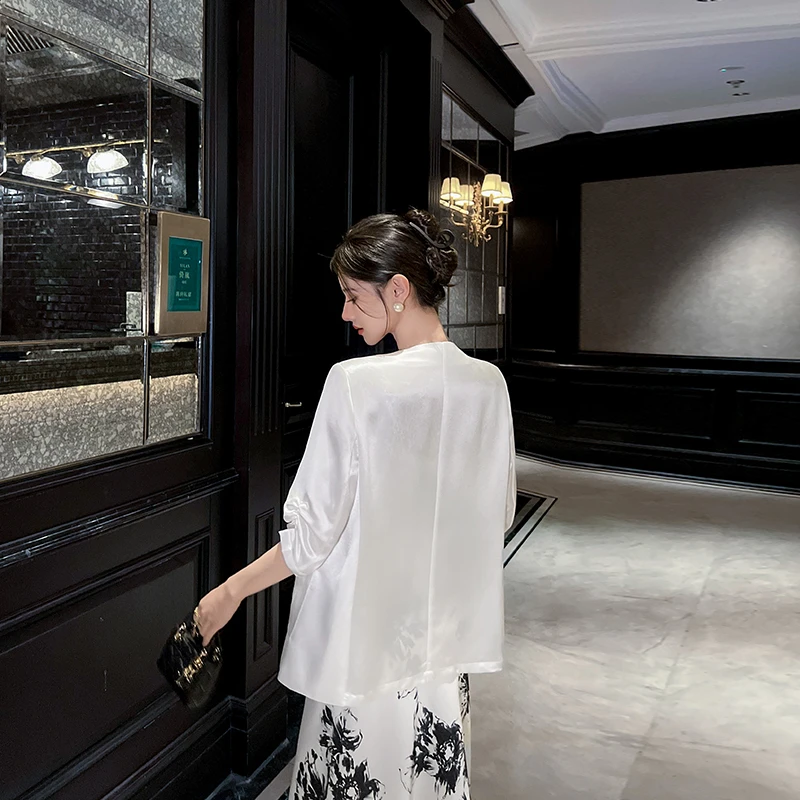 夏季薄款醋酸西装外套女2025新款韩版高级感宽松休闲缎面气质西服