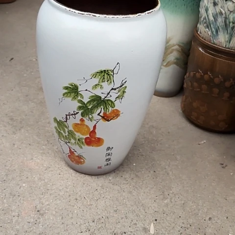 口17高33瑕疵一个盆子。