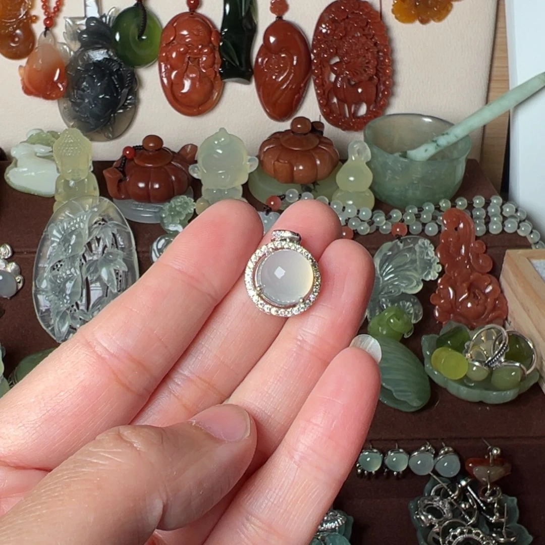 蛇纹石玉吊坠(不含链)未镶嵌