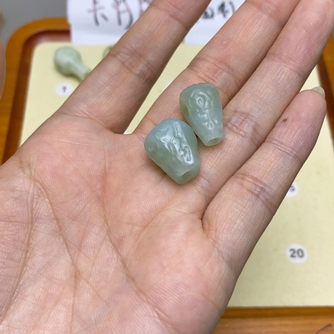 曼****蛇纹石玉未镶嵌配饰