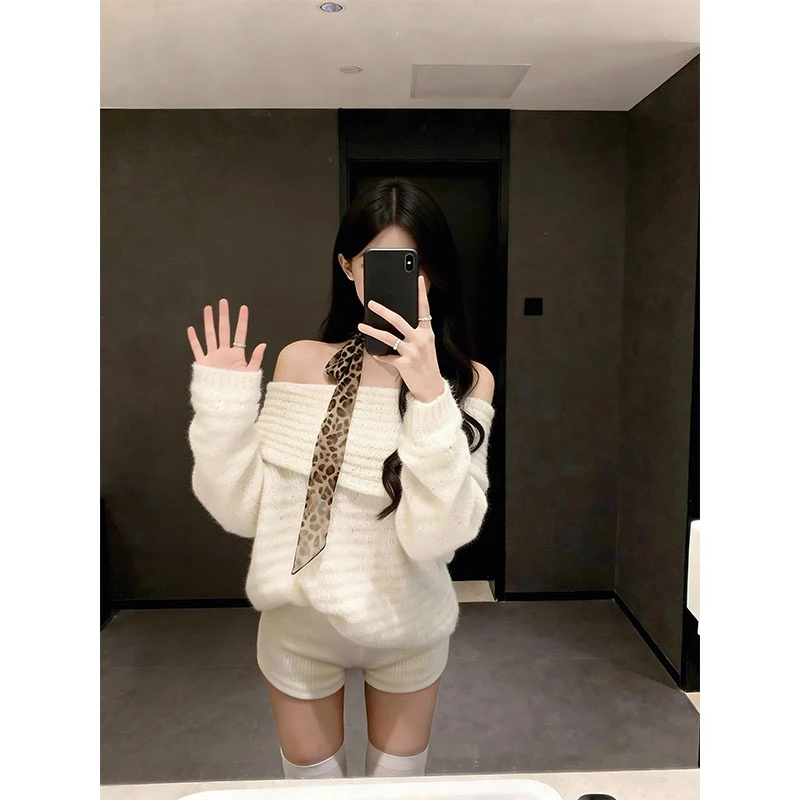 纯欲风时尚洋气设计感小众休闲长袖一字肩长袖上衣高腰短裤女套装