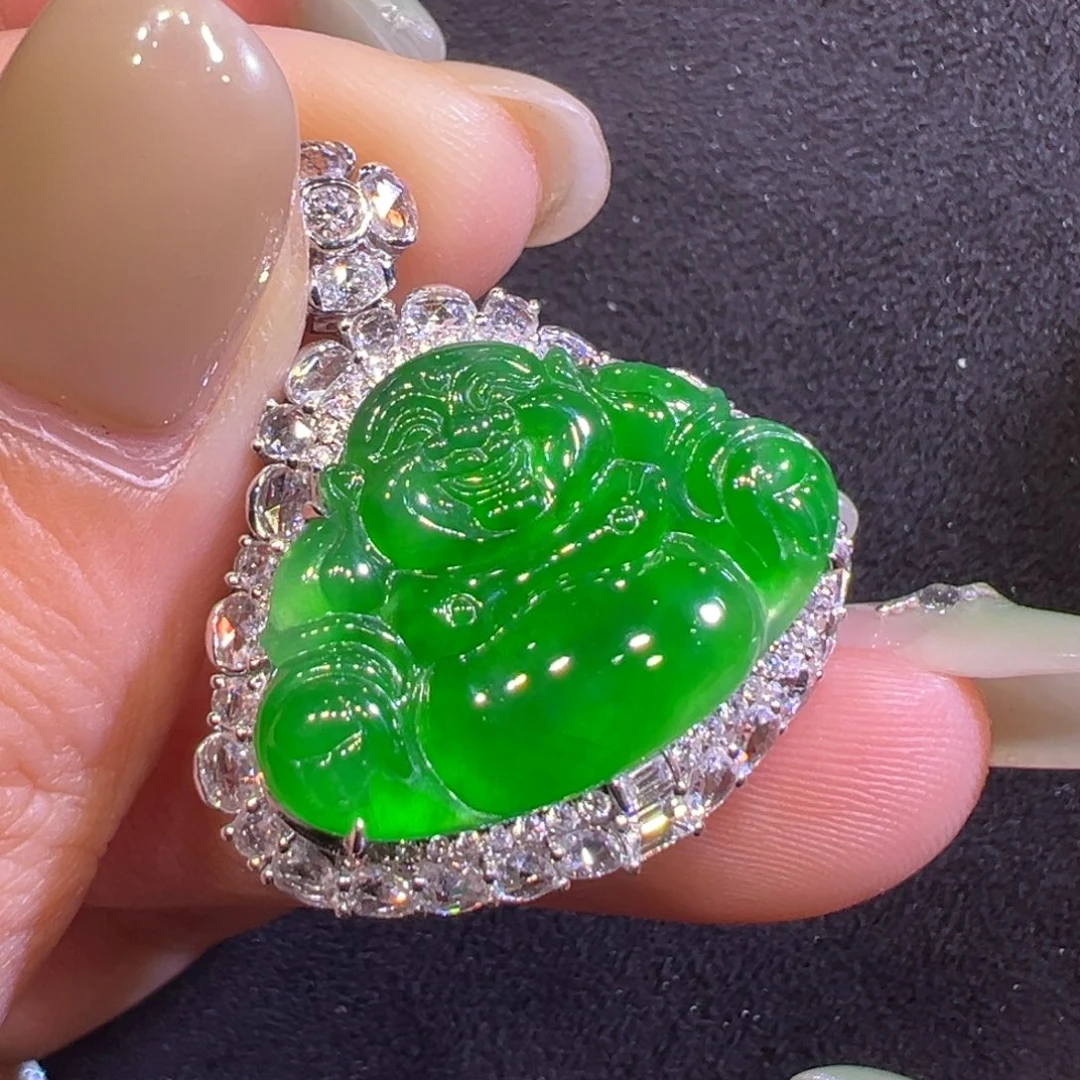 翡翠18K金镶嵌颈饰佛公