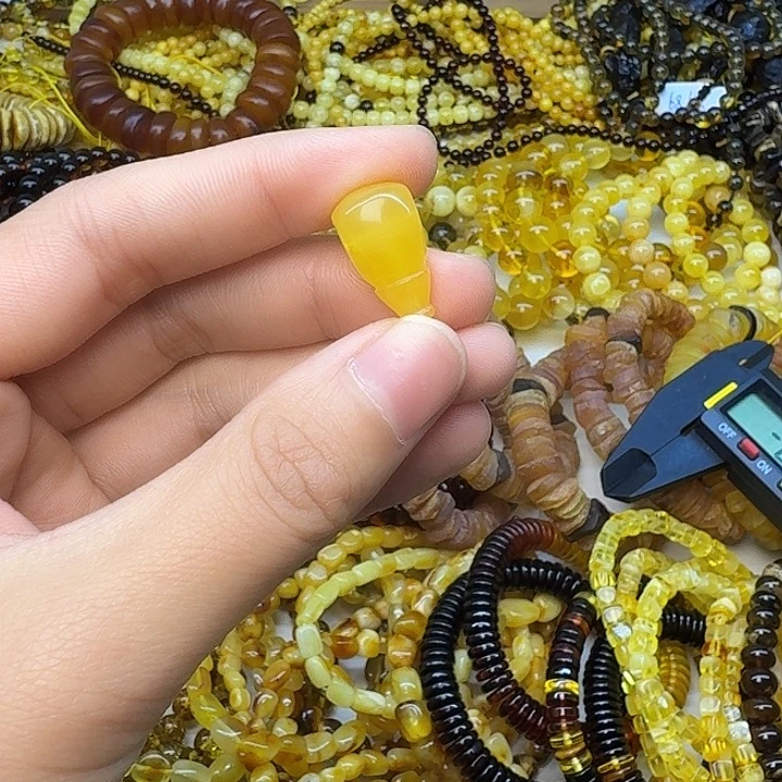 缘***꧂琥珀未镶嵌珠宝奇石