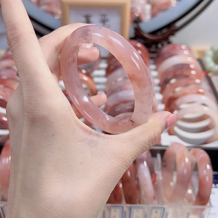 石英质玉手镯未镶嵌辉****馆
