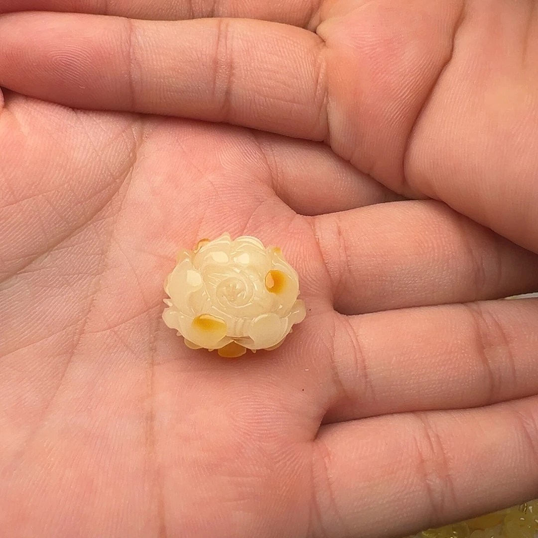 蜜蜡未镶嵌颈饰牡丹花提溜吊坠（打孔不退换）