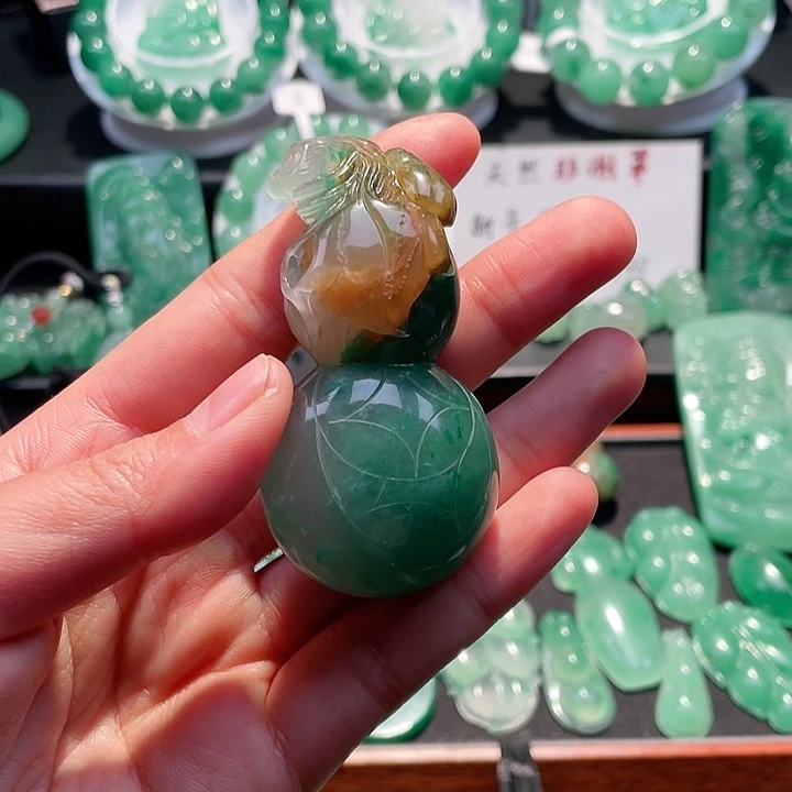 石英质玉吊坠未镶嵌?***丁