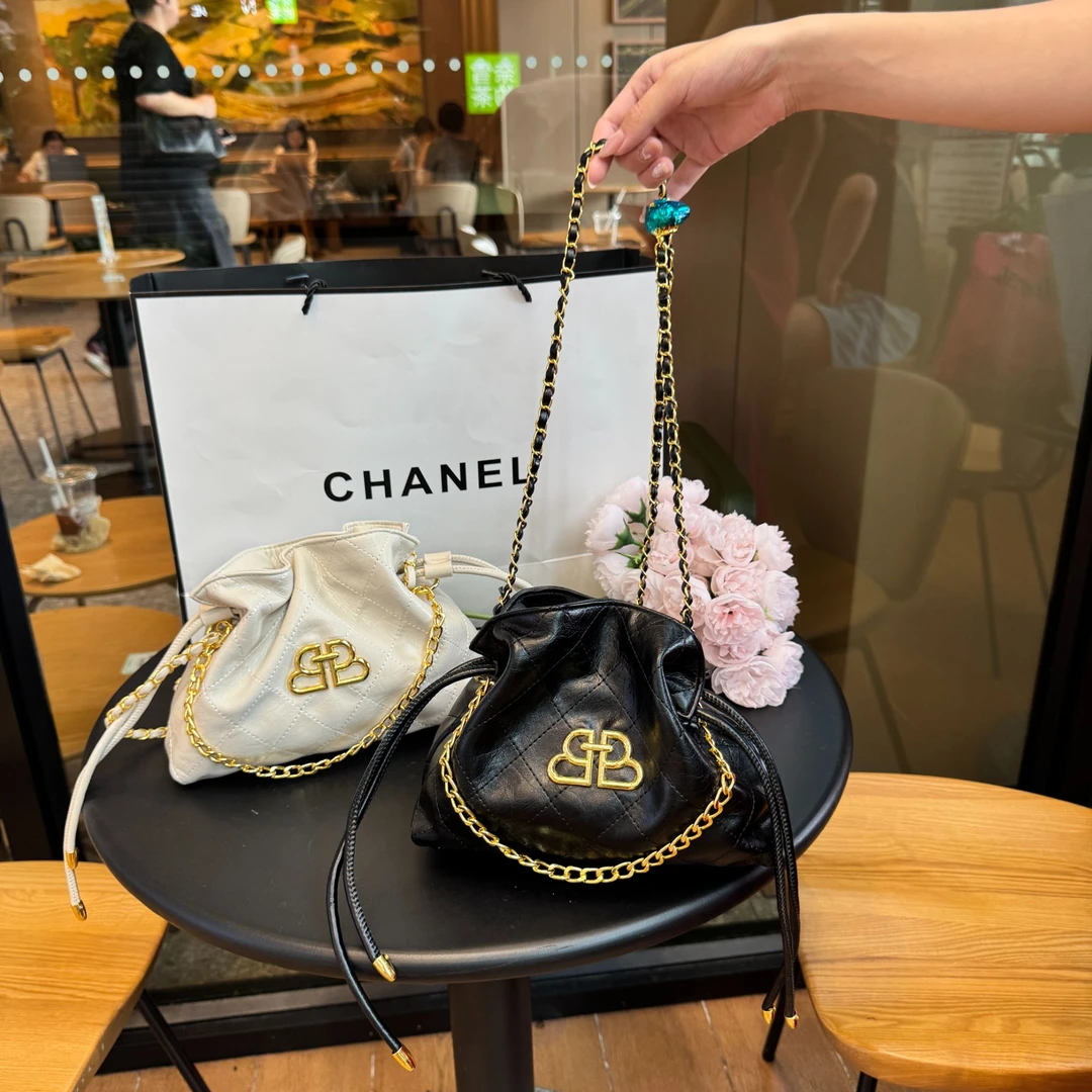 2025新款都市单肩包巴黎斜挎包链条腋下包抽拉绳福袋女包世家