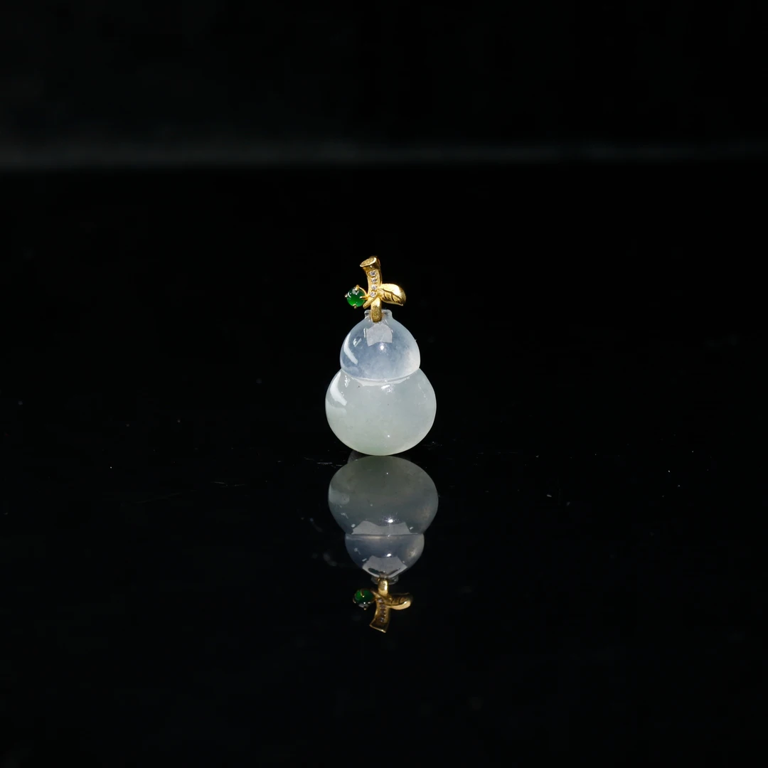 41天然缅甸翡翠A货18k葫芦/700727/上海嘉禾拍卖