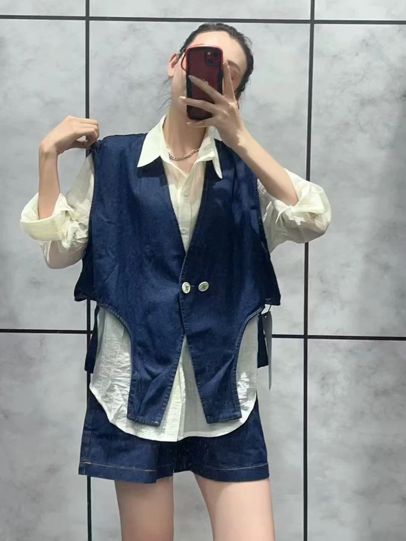 深圳南油新款时尚设计牛仔马甲高腰短裤两件套6721