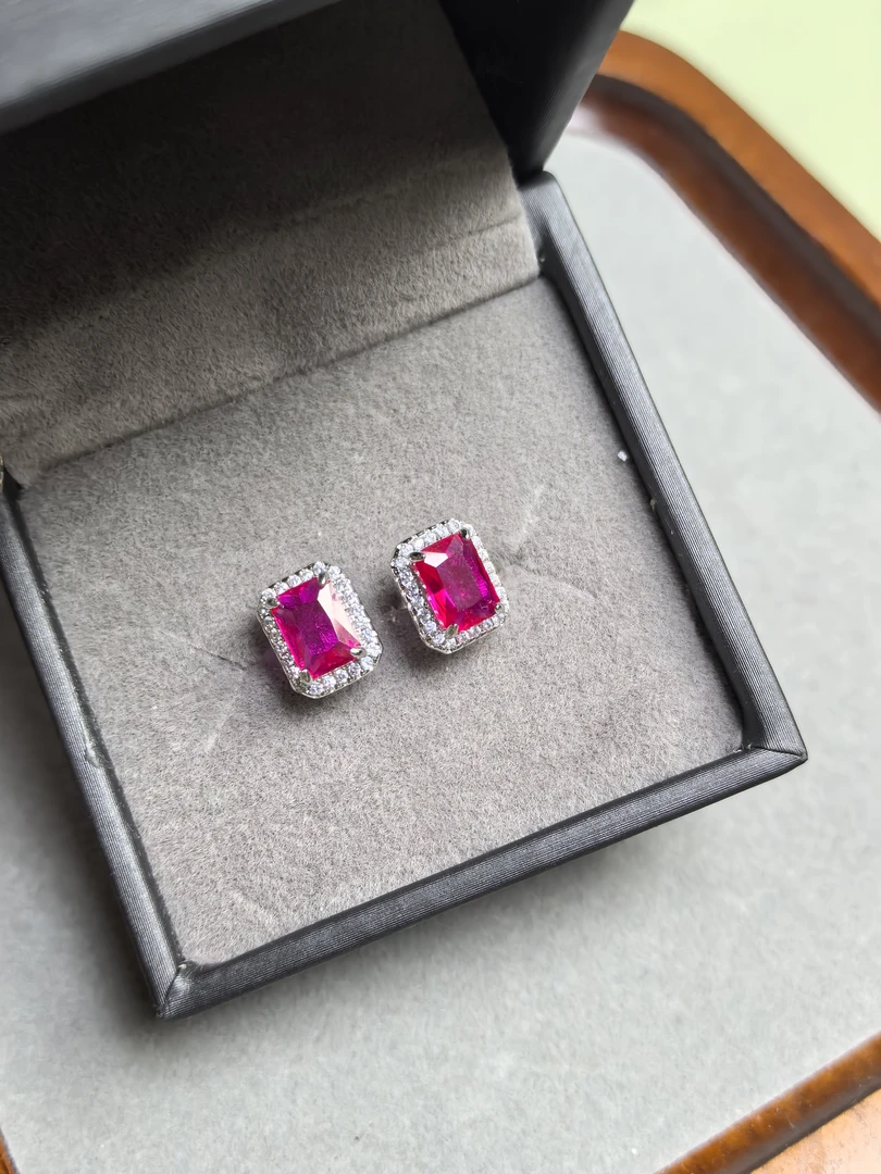 【钻彩珠宝】天然红宝石耳钉B60