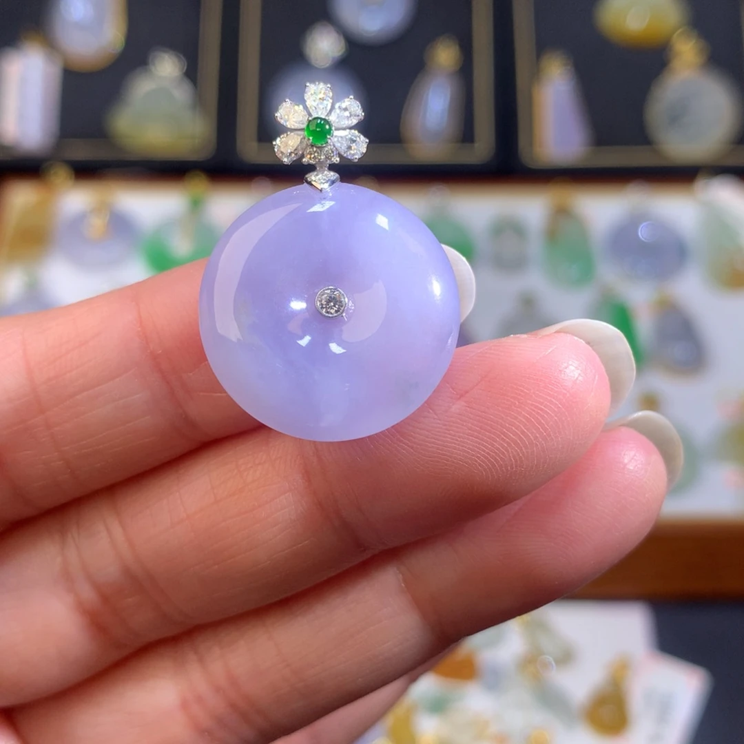 翡翠18K金镶嵌颈饰