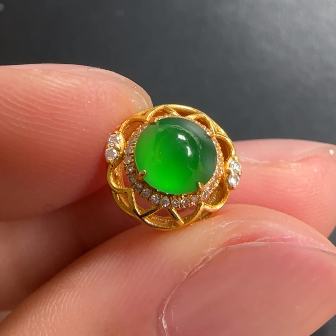 翡翠18K金镶嵌颈饰