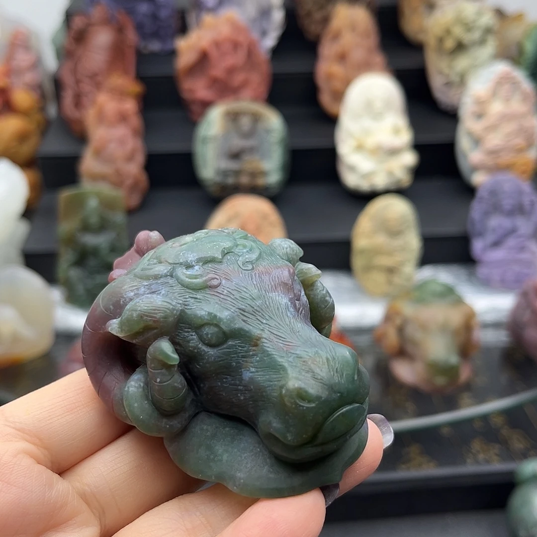 颈饰未镶嵌石英质玉