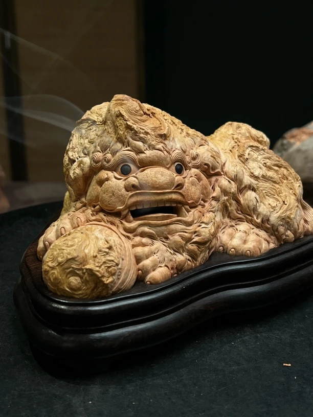 荔瑞狮戏球 香炉 瑞狮戏球场景跃然入目周身须毫细致神情霸气鲜活