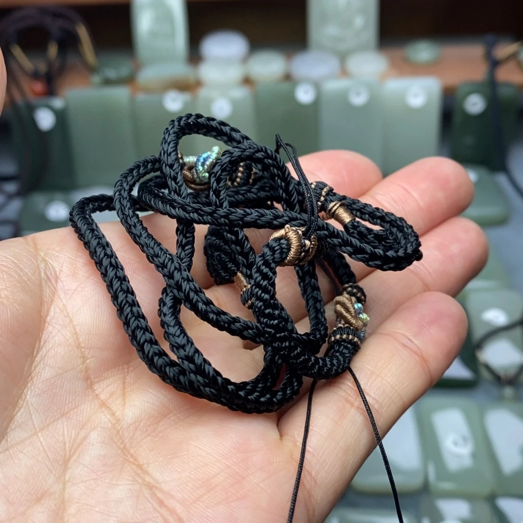 和田玉颈饰未镶嵌一****雪