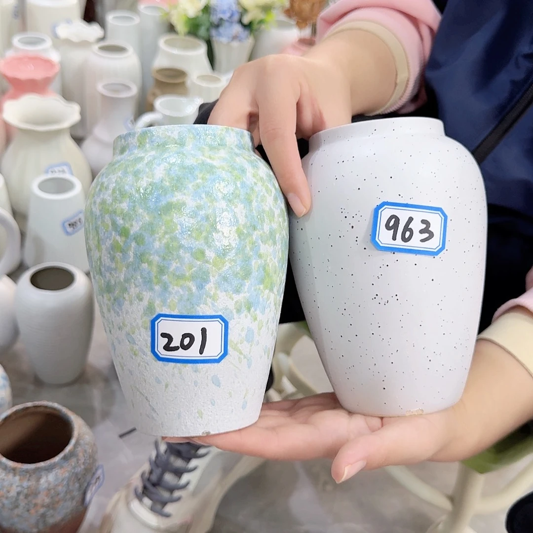 201.963号小花瓶高16厘米瑕疵