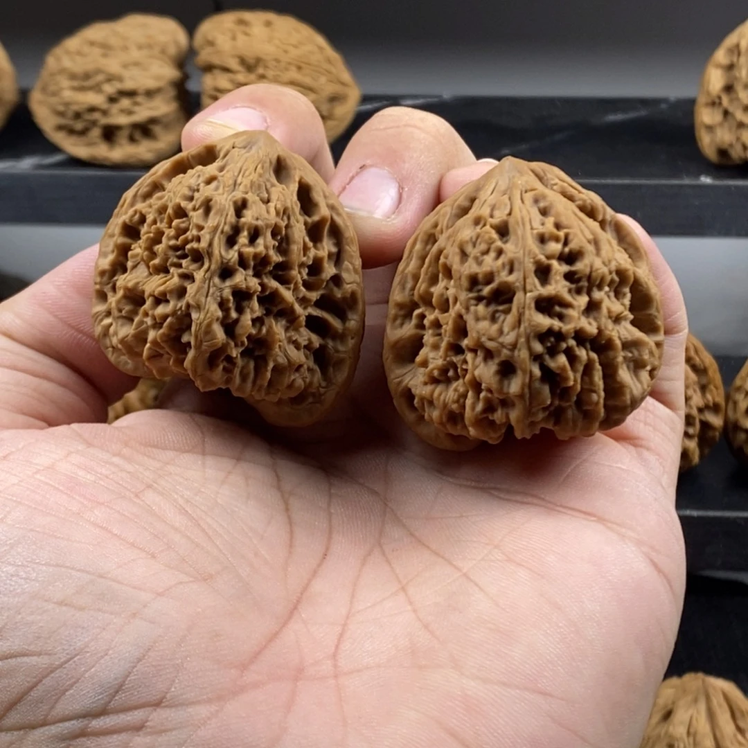 嗯***哼把件文玩核桃南疆石天残