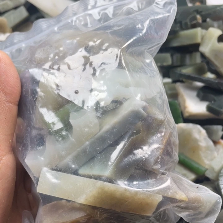 透闪石质玉未镶嵌珠宝奇石冰*
